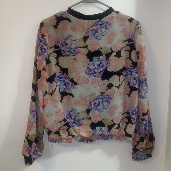 Flower jacket - Picture 2 of 4